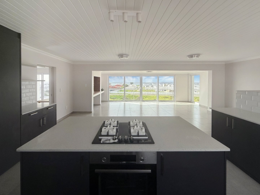 4 Bedroom Property for Sale in Da Gama Bay Western Cape